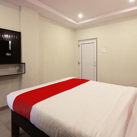 Oyo Sri Vinayaka Grand Hotel Shamshabad Ngoại thất bức ảnh