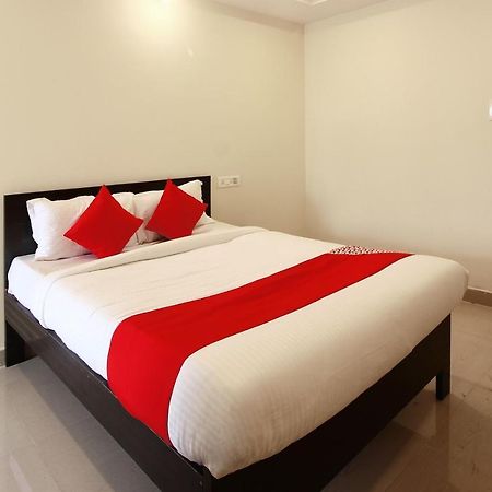 Oyo Sri Vinayaka Grand Hotel Shamshabad Ngoại thất bức ảnh