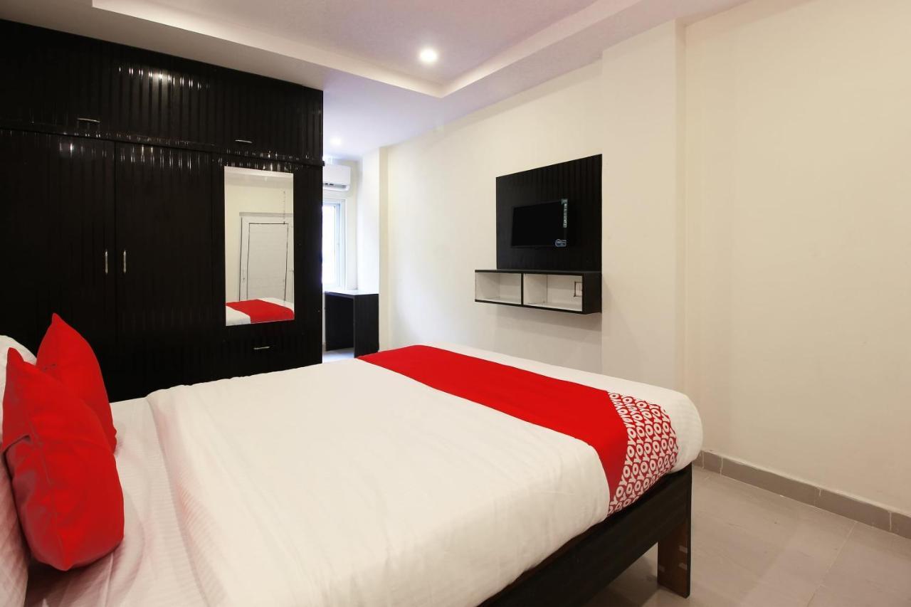 Oyo Sri Vinayaka Grand Hotel Shamshabad Ngoại thất bức ảnh