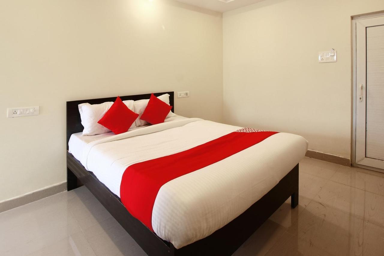 Oyo Sri Vinayaka Grand Hotel Shamshabad Ngoại thất bức ảnh